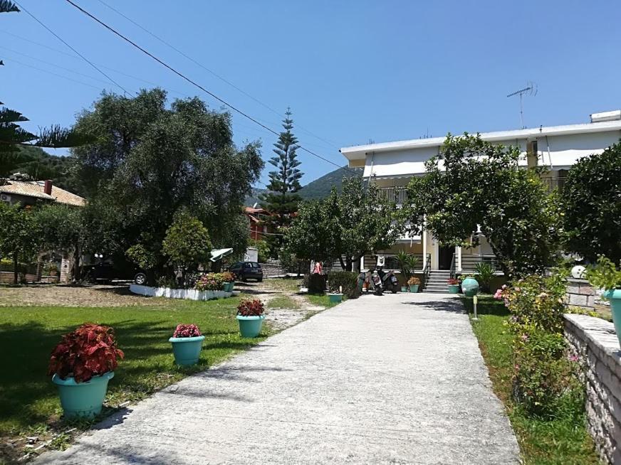 Garden House Apartment Parga Exterior photo
